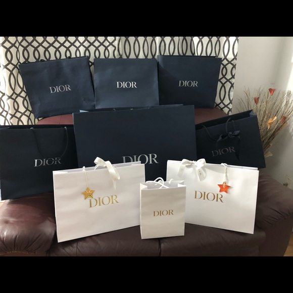 Authentic Chanel Magnetic Gift boxes and shopping bags collections - Picture 8 of 16